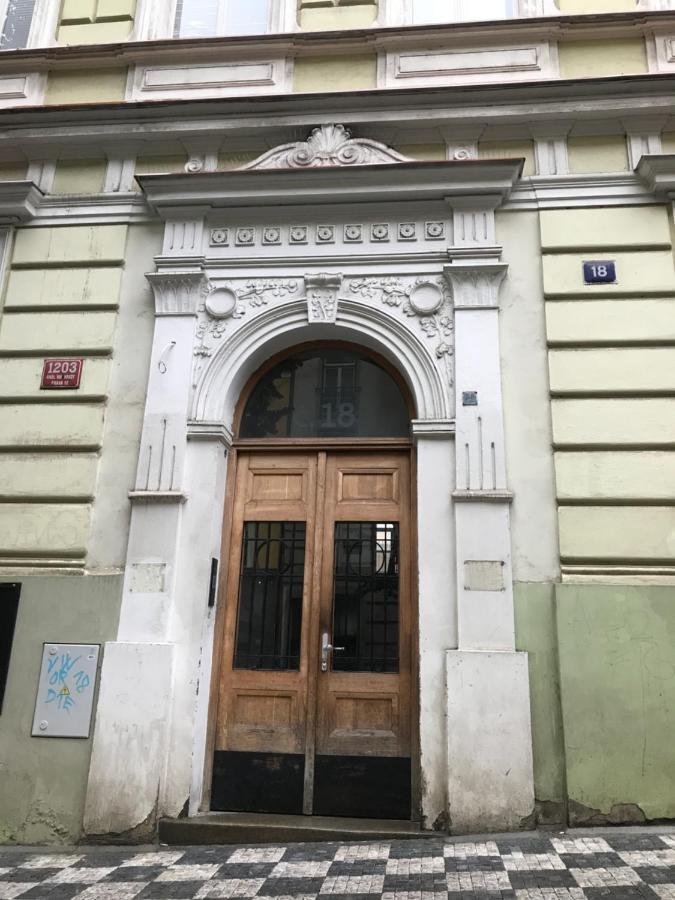 Chez Jitka Et Gautier - A Great Alternative To A Hotel Prague Extérieur photo